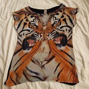 Womens XL Tiger Print Top Sheer Print Short Sleeve Thin Material SEE PICS